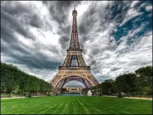 Wieża Eiffla, Francja, Chmury, Paryż