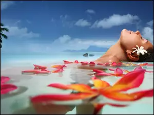 Tahiti, Kobieta, Morze, Kwiaty, Kąpiel