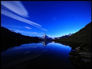 Gwiazdy, Góry, Jezioro