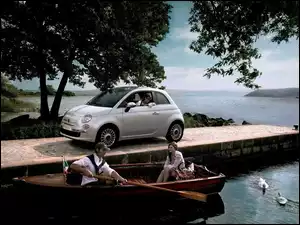 Fiat 500, Turyści, Łódka, Jezioro, Pomost
