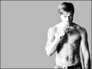 pasek, Brad Pitt, tatuaże