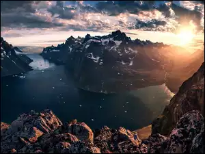 Grenlandia, Wschód Słońca, Góry, Morze