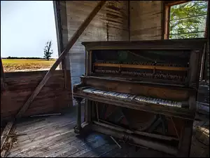 Pianino, Wnętrze, Ruina
