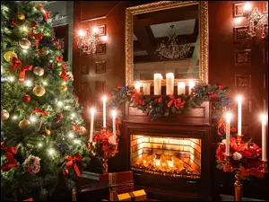 Pokój z kominkiem w świątecznej dekoracji i choinką
