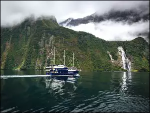 Nowa Zelandia, Góry, Statek, Wodospad Bowen Falls, Park Narodowy Fiordland