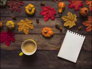Kompozycja jesienna z kawą