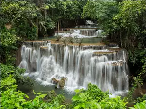 Wodospady Kanchanaburi w Tajlandii