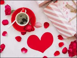 Kawa z różami i prezentami i sercem