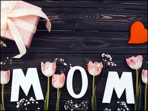 Dzień Matki z prezentacją tulipanów