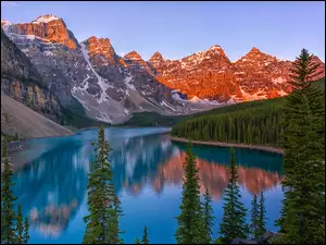 Prowincja Alberta, Kanada, Góry, Drzewa, Park Narodowy Banff, Jezioro Moraine