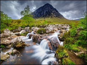 Roślinność, Rejon Highland, Chmury, Rzeka Coupall, Skały, Dolina Glen Coe, Góra, Szkocja, Szczyt Buachaille Etive Mor
