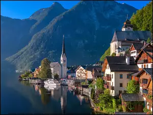 Jezioro Hallstattersee, Góry, Austria, Domy, Miasteczko Hallstatt, Drzewa, Lasy