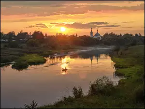 Zachód słońca, Rzeka, Cerkiew