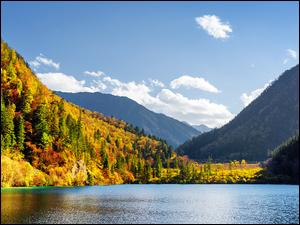 Dolina Jiuzhaigou jesienią