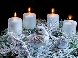 Adwentowy stroik ze świecami i ptaszkami