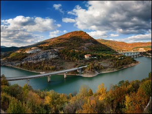 Drzewa, Góry, Mosty, Chmury, Jezioro, Lasy, Bułgaria, Zbiornik Tsonevo