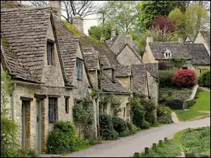 Ulica i domy w Bibury w Anglia