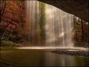 Wodospad jesienią