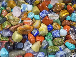 Kolorowe kamienie kwarcowe