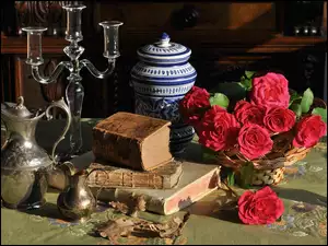 Róże, Koszyczek, Kompozycja, Czerwone, Dzban, Świecznik, Książki
