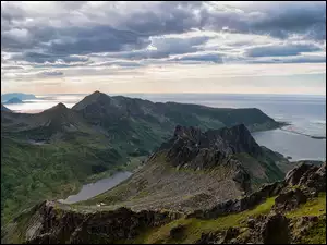 Morze Norweskie, Norwegia, Lofoty, Góry