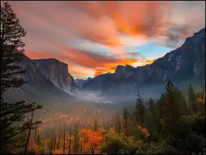 Jesień, Stany Zjednoczone, Góry, Drzewa, Kalifornia, Dolina, Zachód słońca, Park Narodowy Yosemite