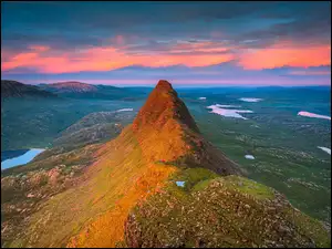 Szkocka góra Suilven i jeziora