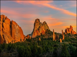 Stany Zjednoczone, Skały, Kolorado, Garden of the Gods, Colorado Springs, Drzewa, Formacje skalne, Zachód słońca, Park