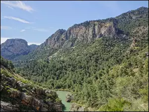 Rzeka w wąwozieGuitares w hiszpańskiej prowincji Malaga