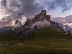 Włochy, Droga, Chmury, Kręta, Przełęcz, Dolomity, Góry, Passo di Giau, Wzgórza, Prowincja Belluno