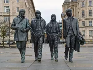 Pomnik Beatlesów w Liverpoolu