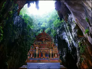 Świątynia, Jaskinia