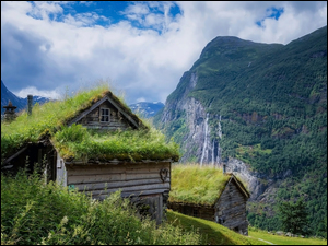 Trawa, Norwegia, Domy, Góry