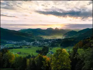 Chmury, Goldau, Domy, Lake Lauerz, Drzewa, Dolina, Góry, Szwajcaria, Jezioro