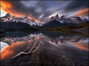 Park Narodowy Torres del Paine, Góry, Ciemne, Patagonia, Cordillera del Paine, Chmury, Chile, Jezioro