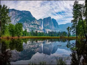 Rzeka, Stany Zjednoczone, Góry, Drzewa, Kalifornia, Wodospad, Odbicie, Park Narodowy Yosemite