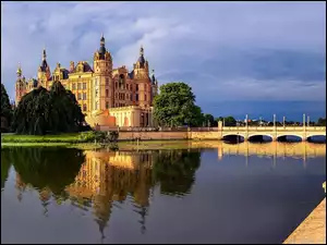 Rzeka, Zamek, Drzewa, Niemcy, Most, Schwerin