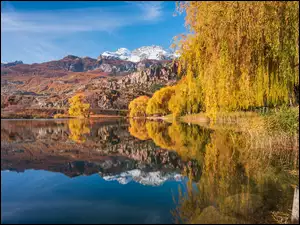 Drzewa, Francja, Jezioro Lac de la Roche de Rame, Jesień, La Roche de Rame, Las, Odbicie, Góry