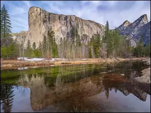 Góry, Stany Zjednoczone, Rzeka, El Capitan, Kalifornia, Merced River, Drzewa, Park Narodowy Yosemite