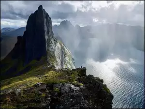 Senja, Morze, Chmury, Norwegia, Przebijające światło, Segla, Góra