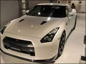 Salon, Biały, Nissan GT-R