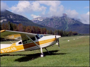 Cessna 185, Góry, Trawiaste, Lotnisko