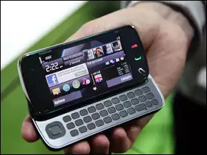 Nokia N97, Klawiatura QWERTY