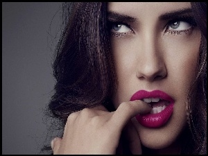 Usta, Adriana Lima, Różowe