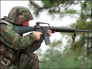 Karabin M16, Żołnierz, Strzelnica