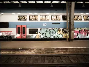 Przystanek, Pociąg, Graffiti