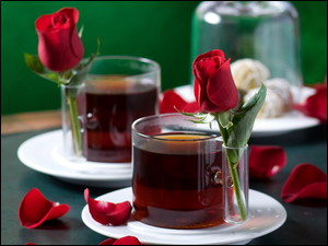 Herbata, Róże, Szklanki, Talerzyki