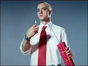 Eminem, Krawat, Dynamit, Zapalniczka