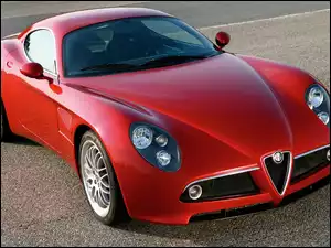 Maska, Czerwona, Alfa Romeo 8C