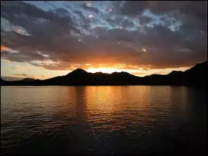 Góry, Zachód Słońca, Jezioro